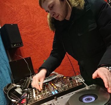 Вася, 35 лет, Красногваргейский,  Россия 🇷🇺